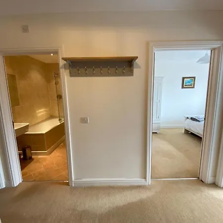 Apartment Yew No. 5 *